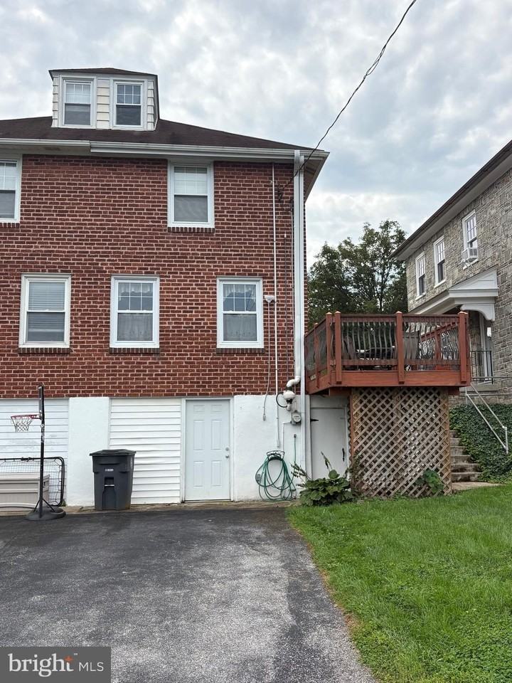 337 W Pennsylvania Ave - Photo 6 of 26