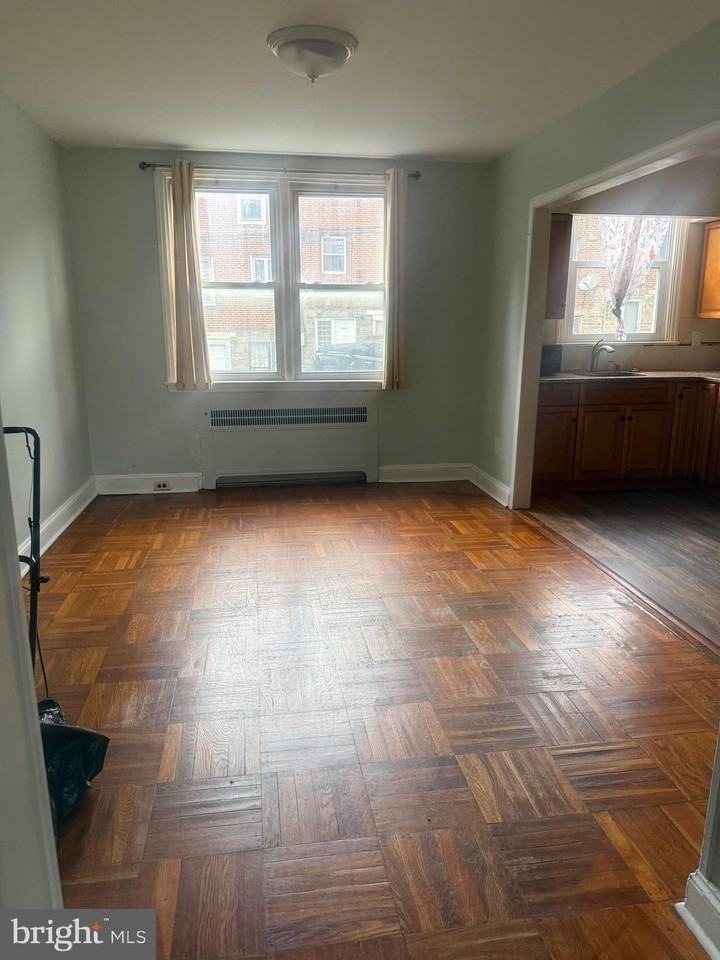7249 Pine St - Photo 3 of 17