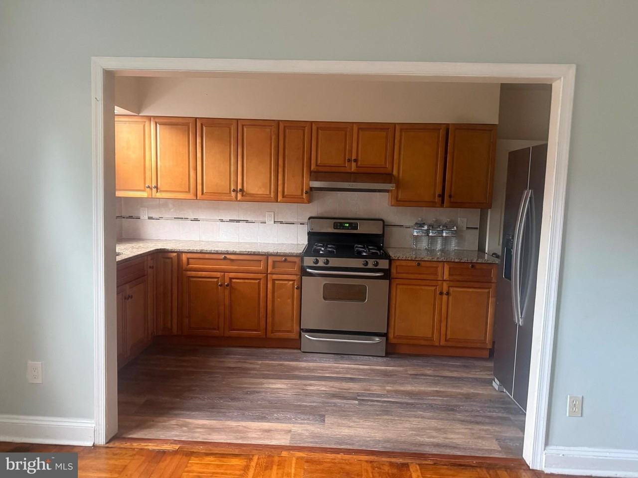 7249 Pine St - Photo 4 of 17
