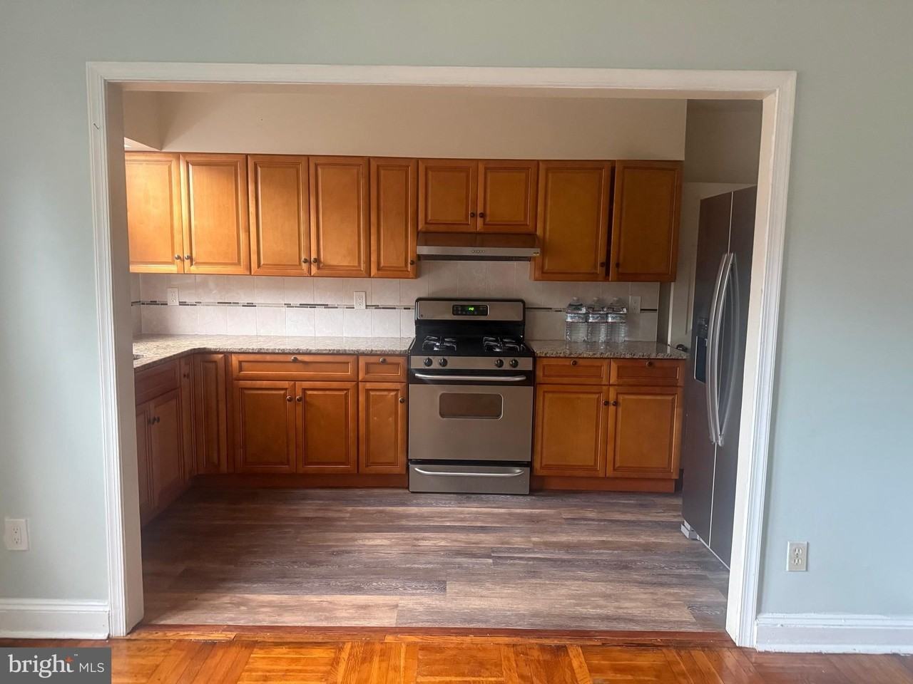 7249 Pine St - Photo 5 of 17