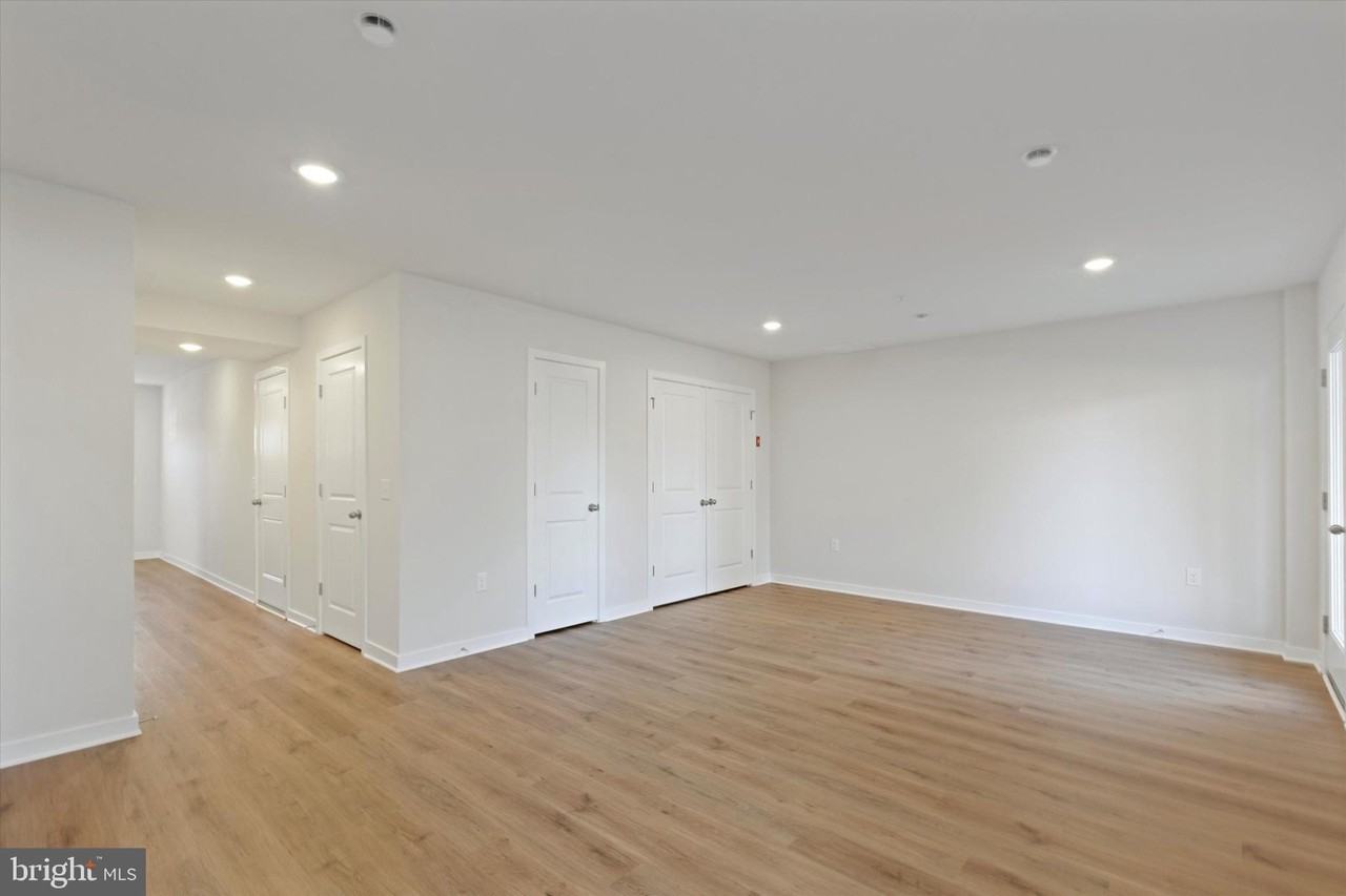 308 Bennetts Ct - Photo 4 of 35