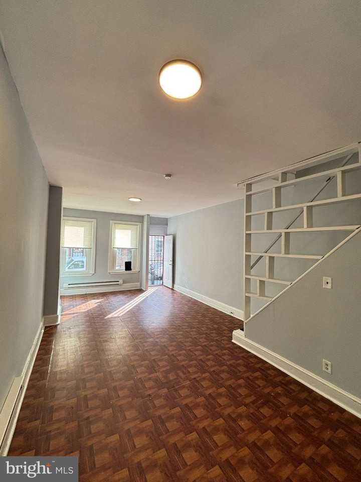 2054 Bellmore Ave - Photo 6 of 30