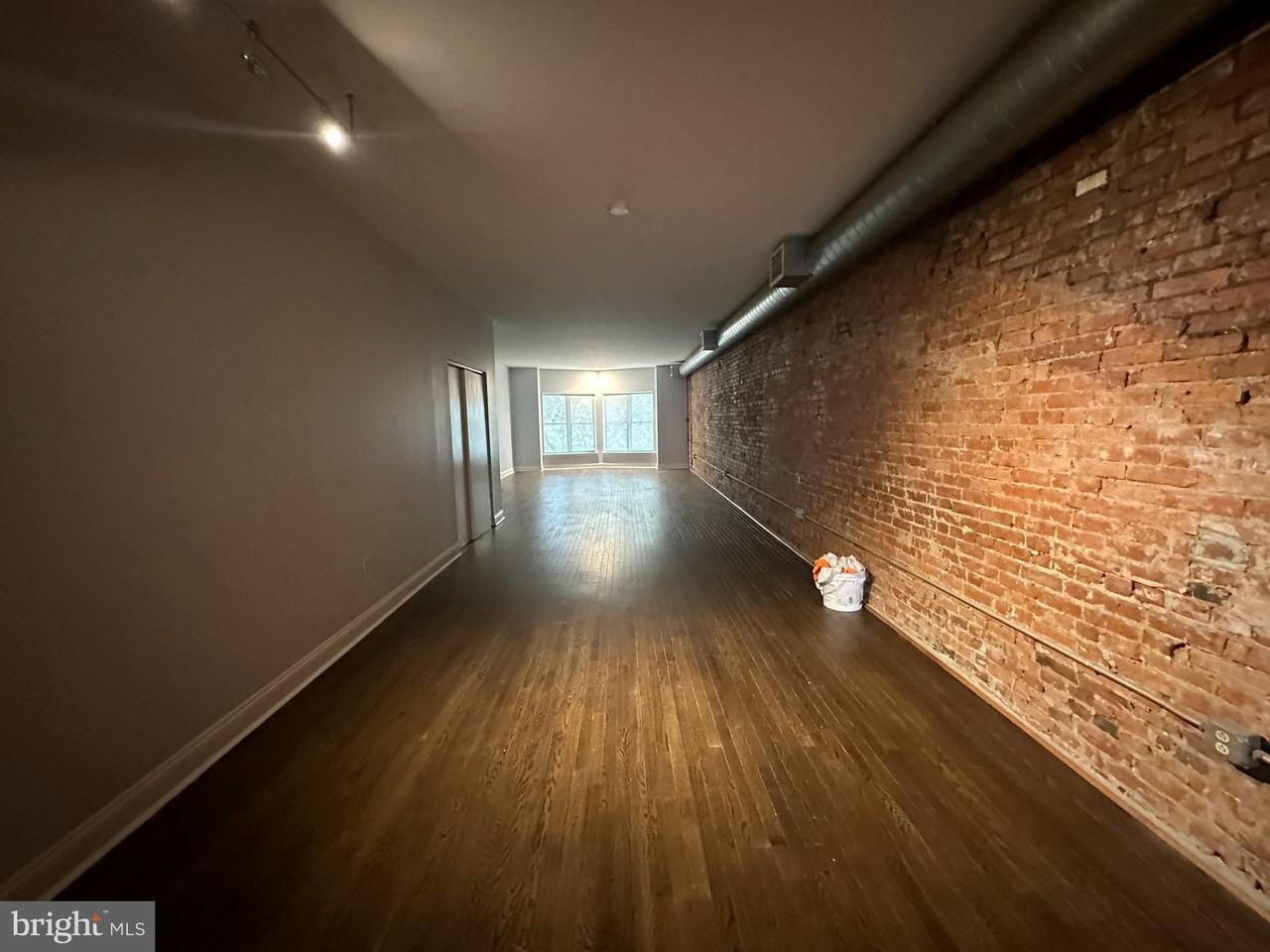 1046 S 13th St #4 - Photo 5 of 35
