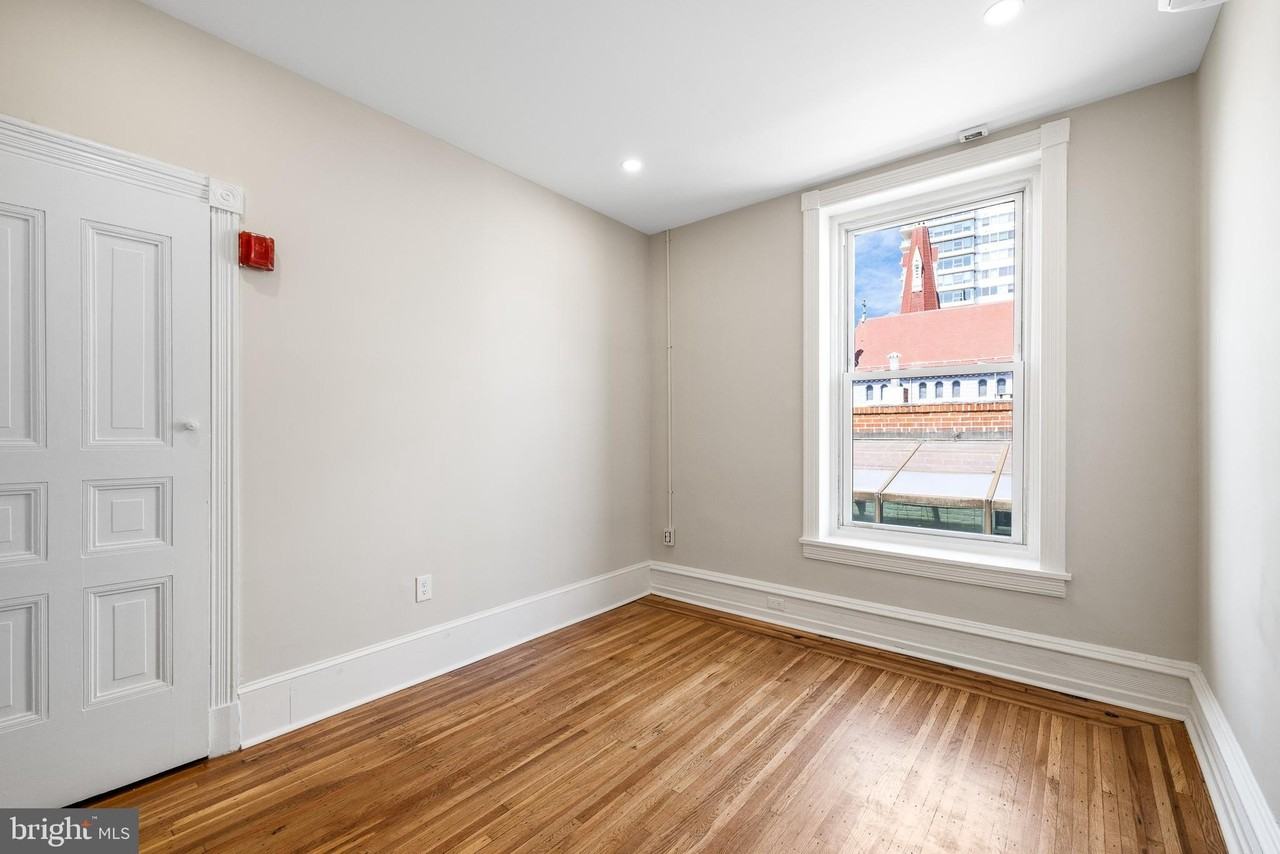 2311 Green St #3R - Photo 6 of 15
