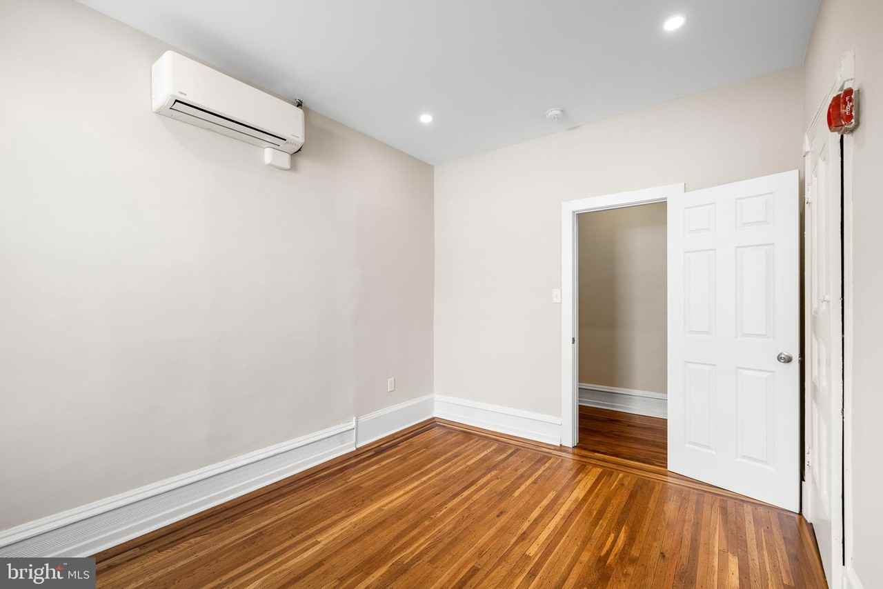 2311 Green St #3R - Photo 7 of 15