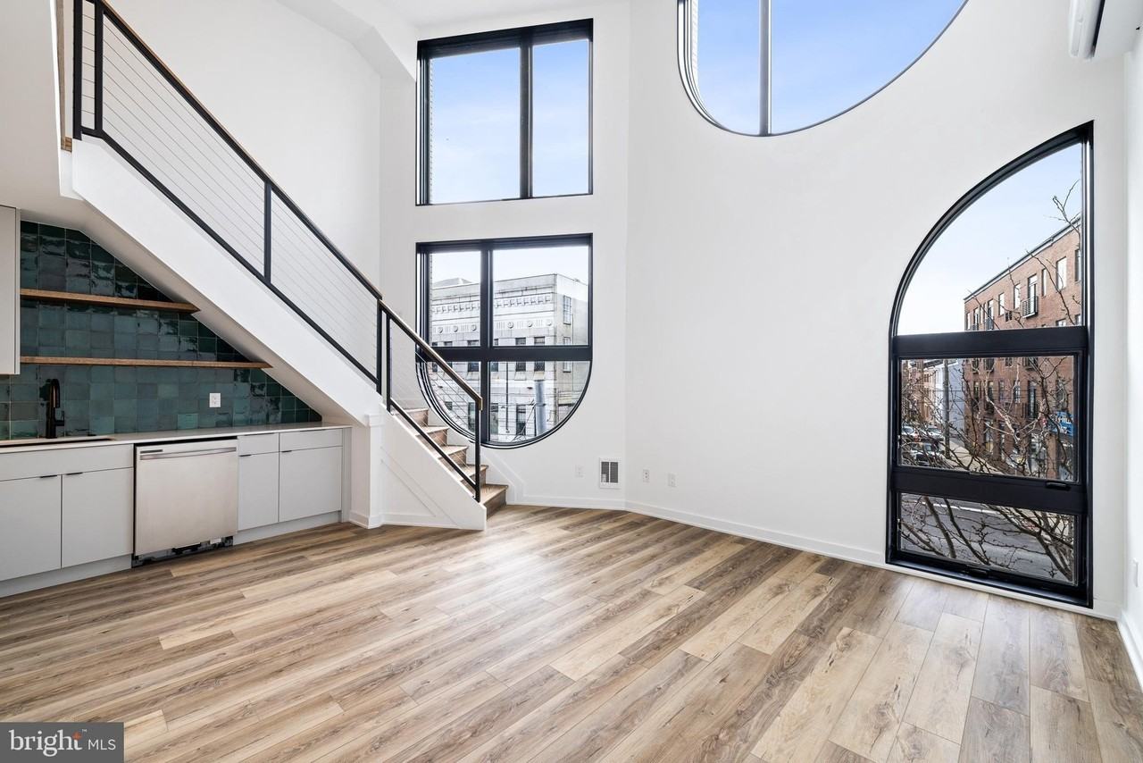 17 W Girard Ave #1 - Photo 2 of 13