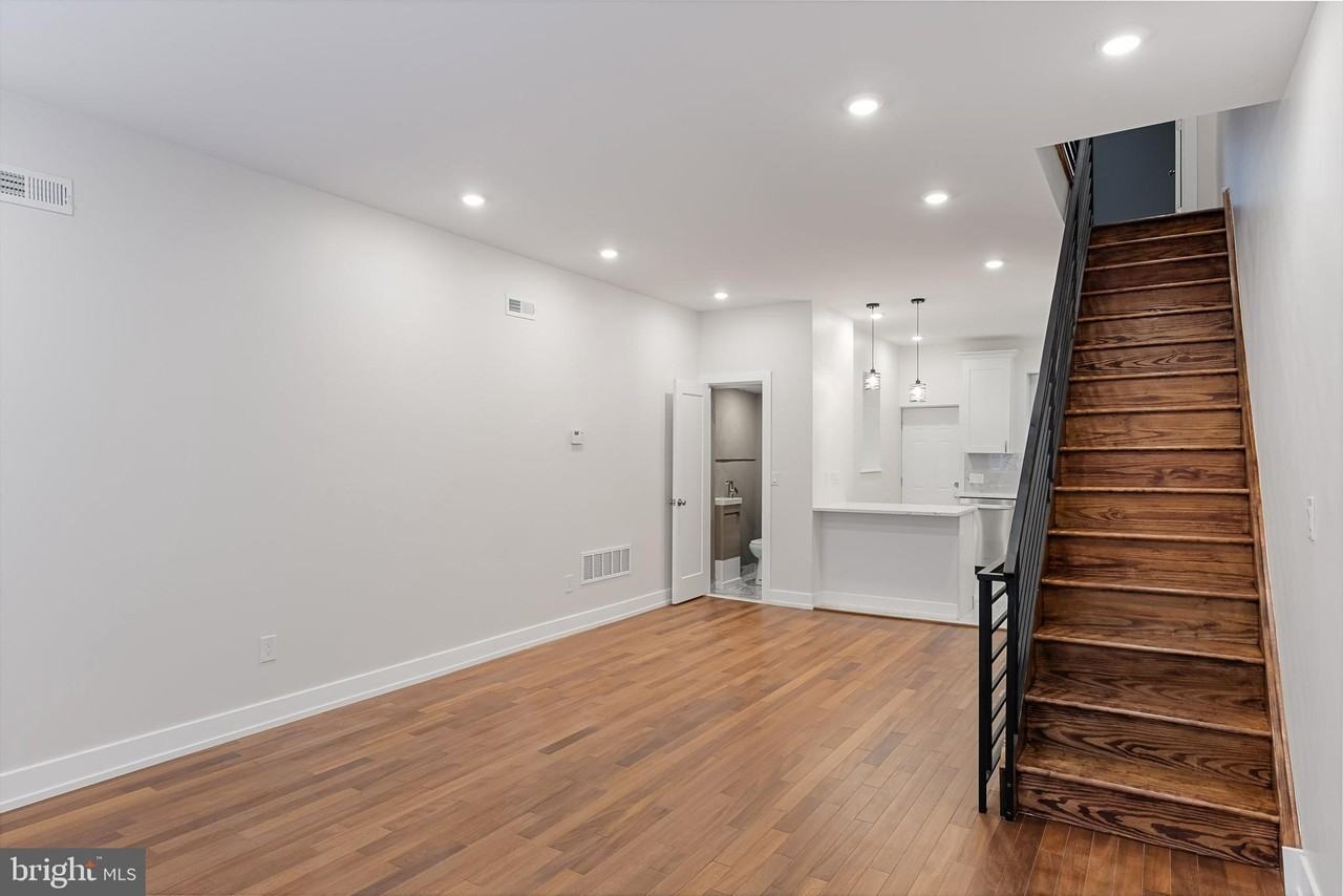 2445 S Rosewood St - Photo 4 of 26