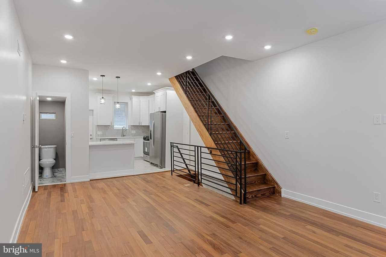 2445 S Rosewood St - Photo 5 of 26