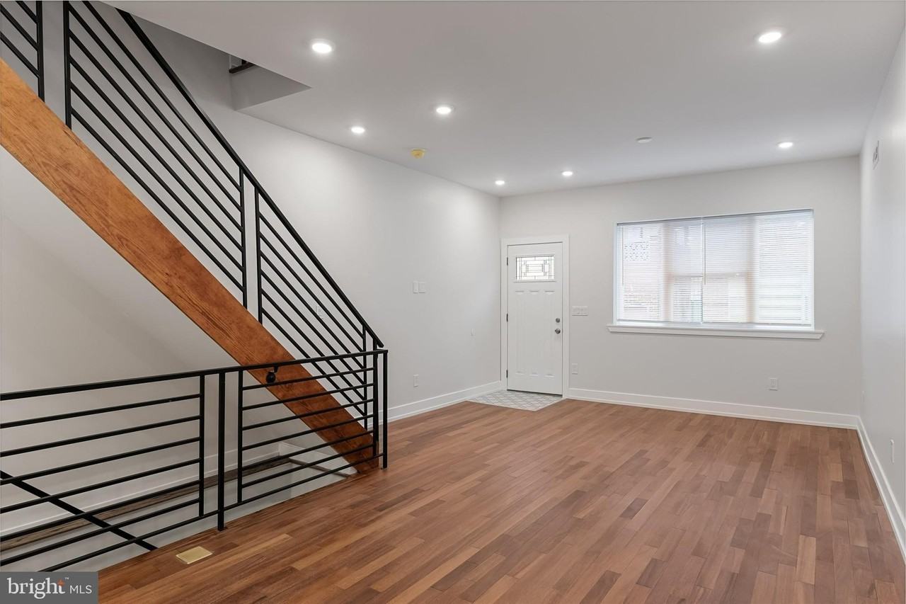 2445 S Rosewood St - Photo 6 of 26