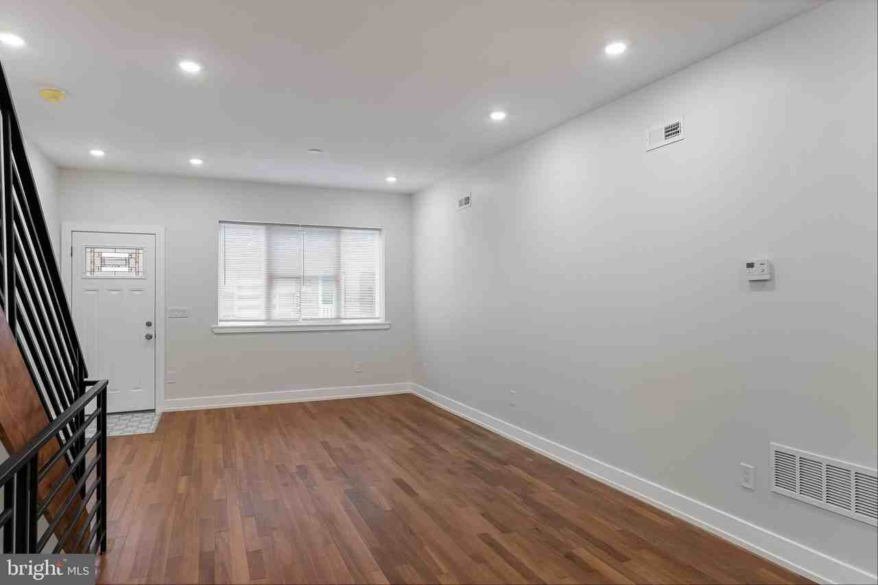 2445 S Rosewood St - Photo 7 of 26
