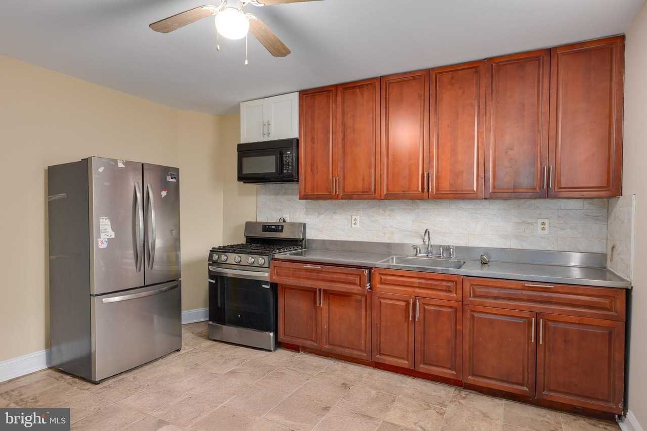 1312 S Corlies St - Photo 2 of 13
