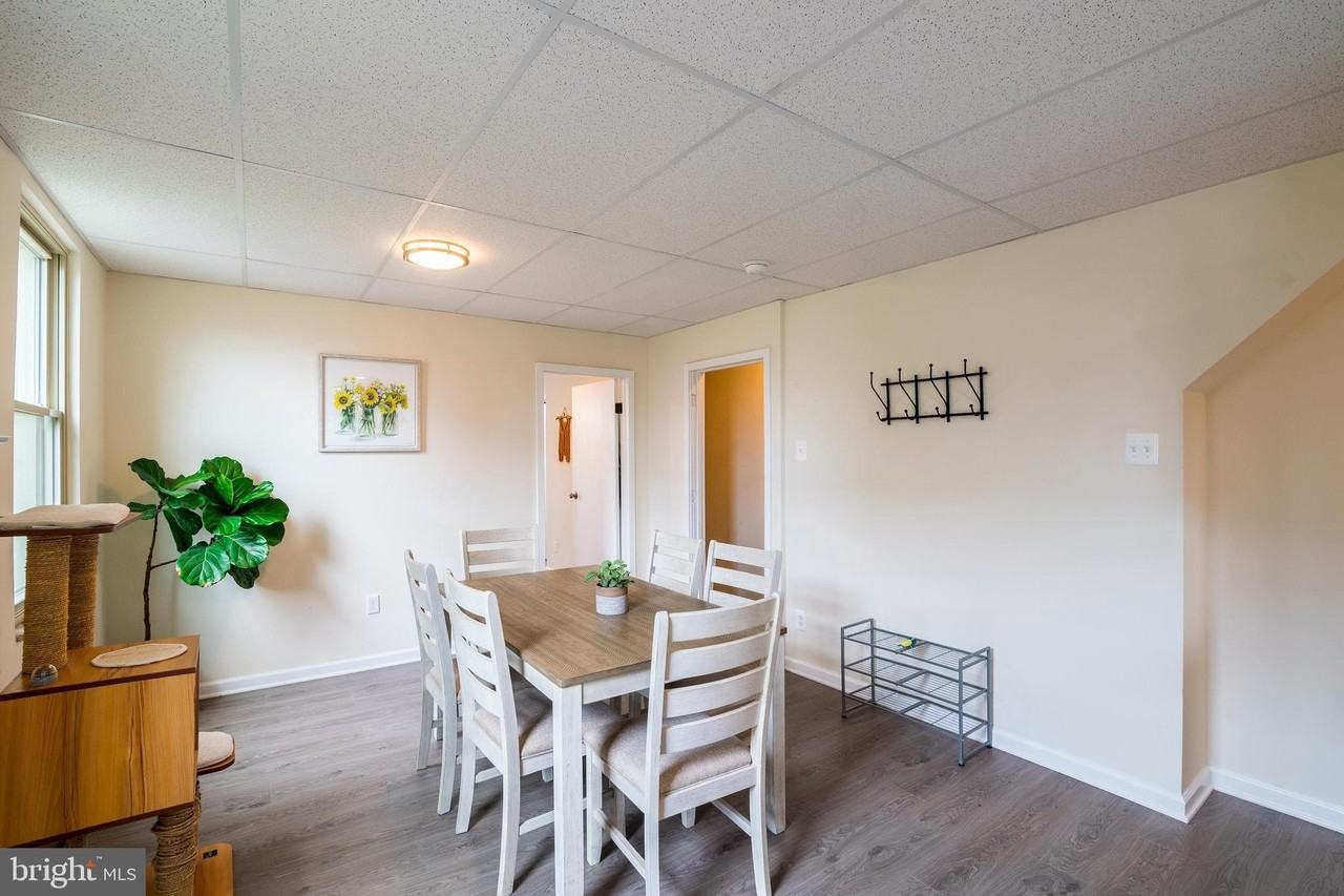 1625 S 10th St #B - Photo 4 of 23