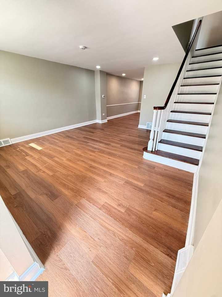6744 Eastwood St - Photo 3 of 13