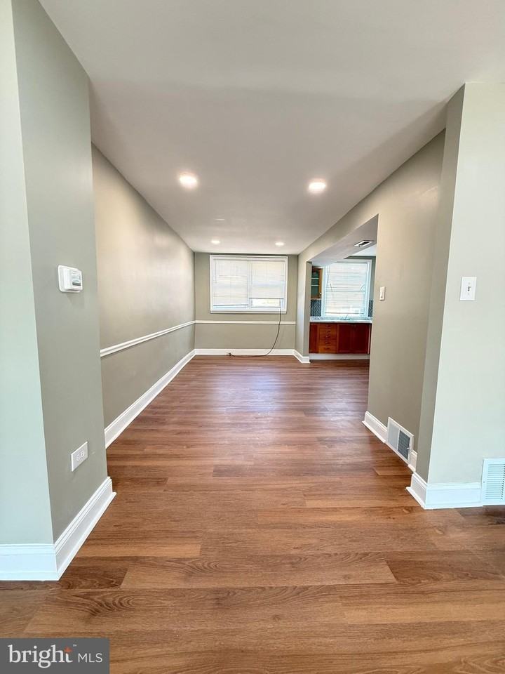 6744 Eastwood St - Photo 4 of 13