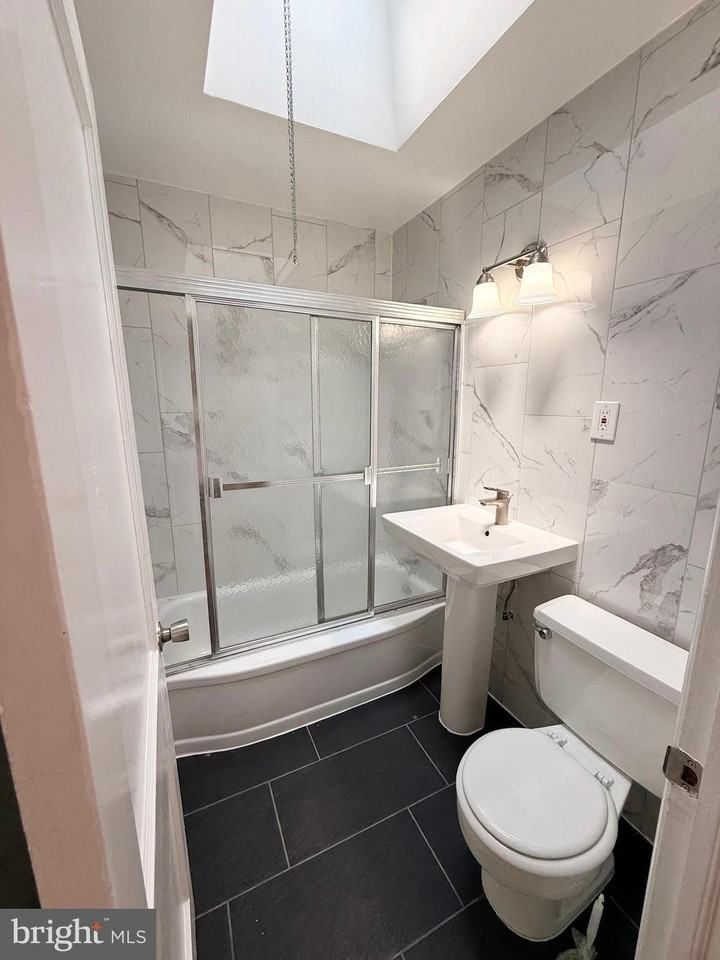 6744 Eastwood St - Photo 7 of 13