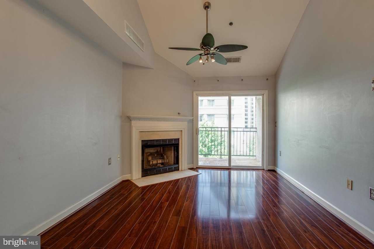 2310 14th St N #402 - Photo 4 of 25