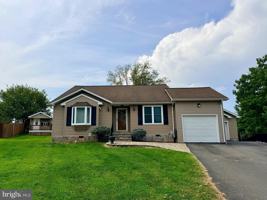 featured image of 504 N Hitt Ct