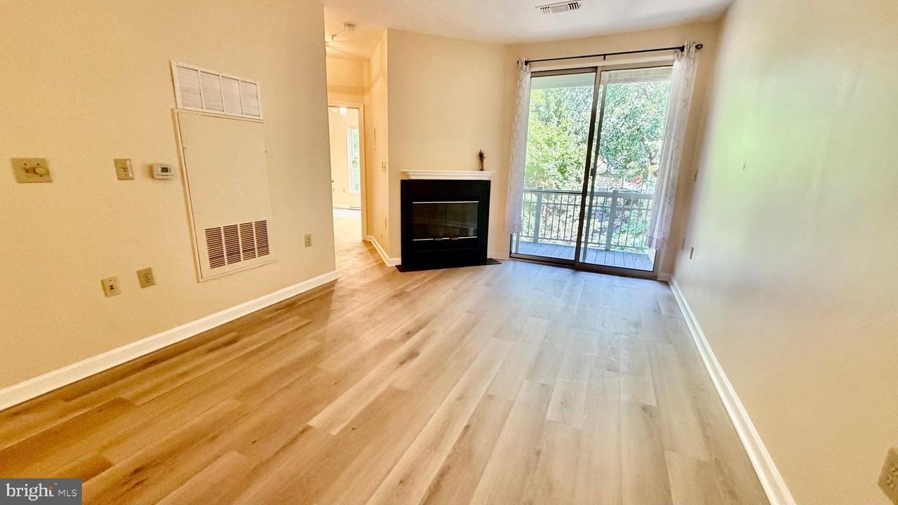 2203 Westcourt Ln #202 - Photo 2 of 22