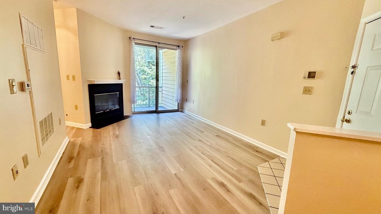 2203 Westcourt Ln #202 - Photo 3 of 22