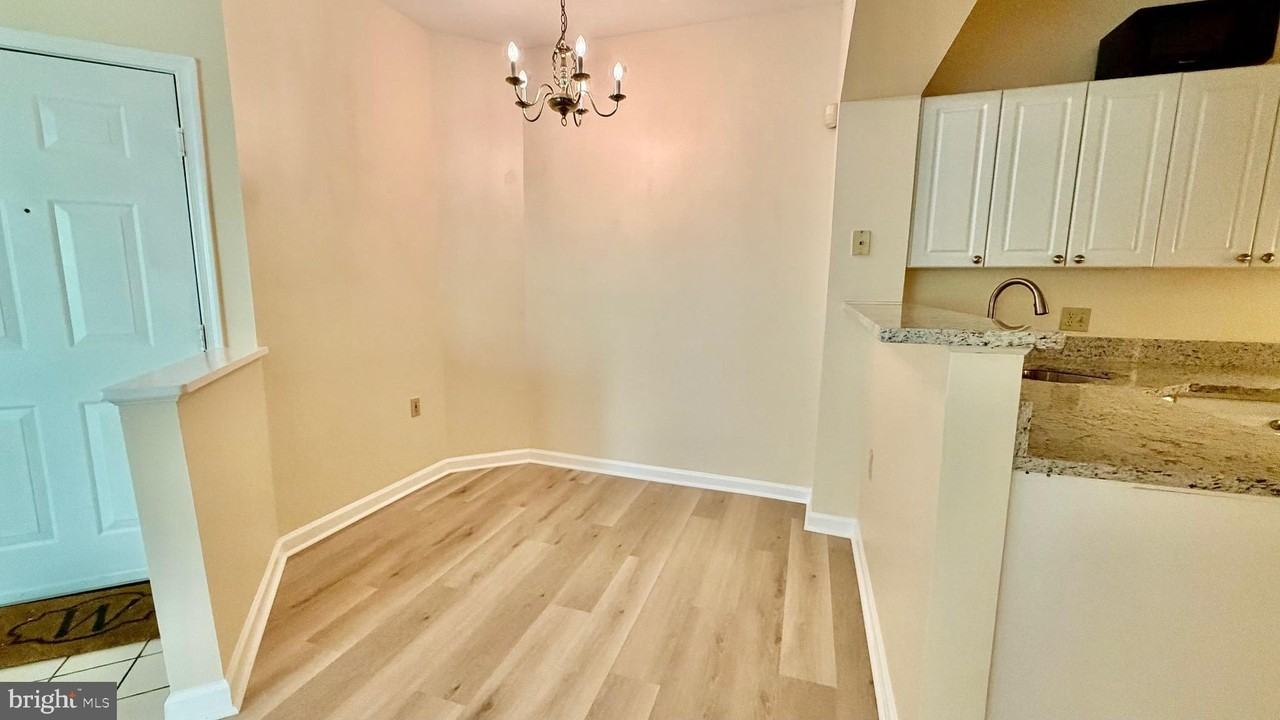 2203 Westcourt Ln #202 - Photo 5 of 22