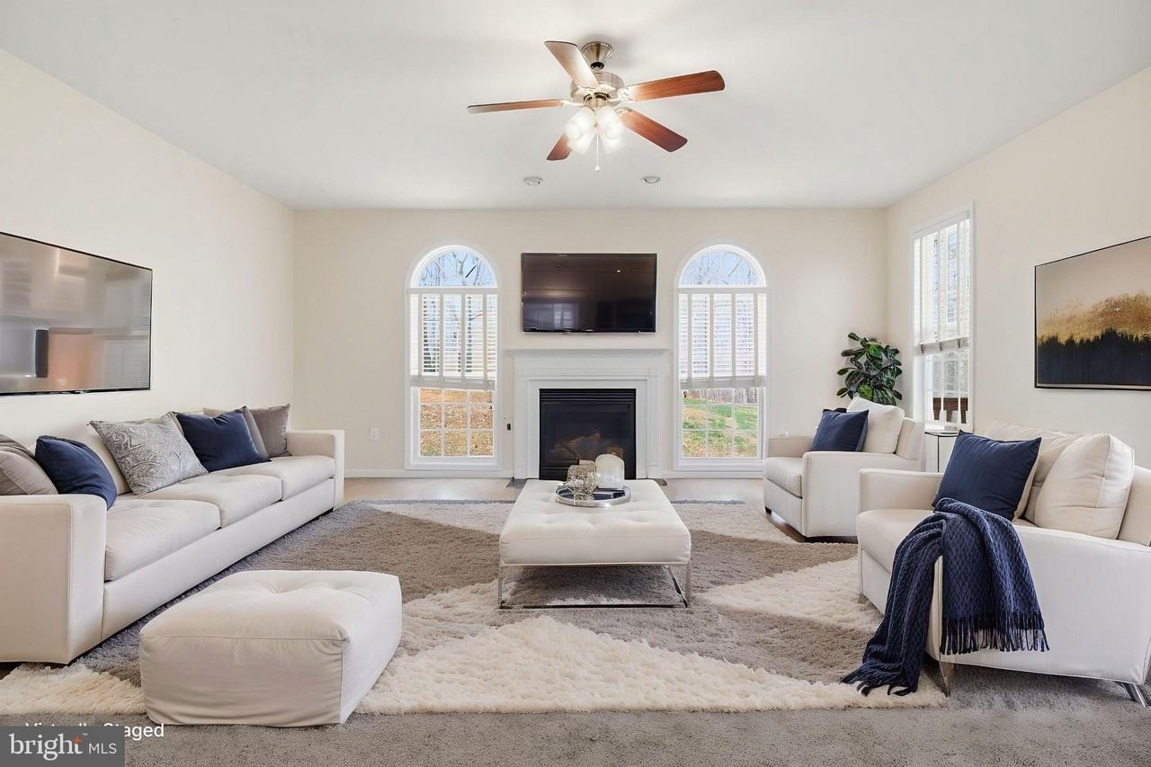 950 Grouse Pointe Dr - Photo 3 of 50