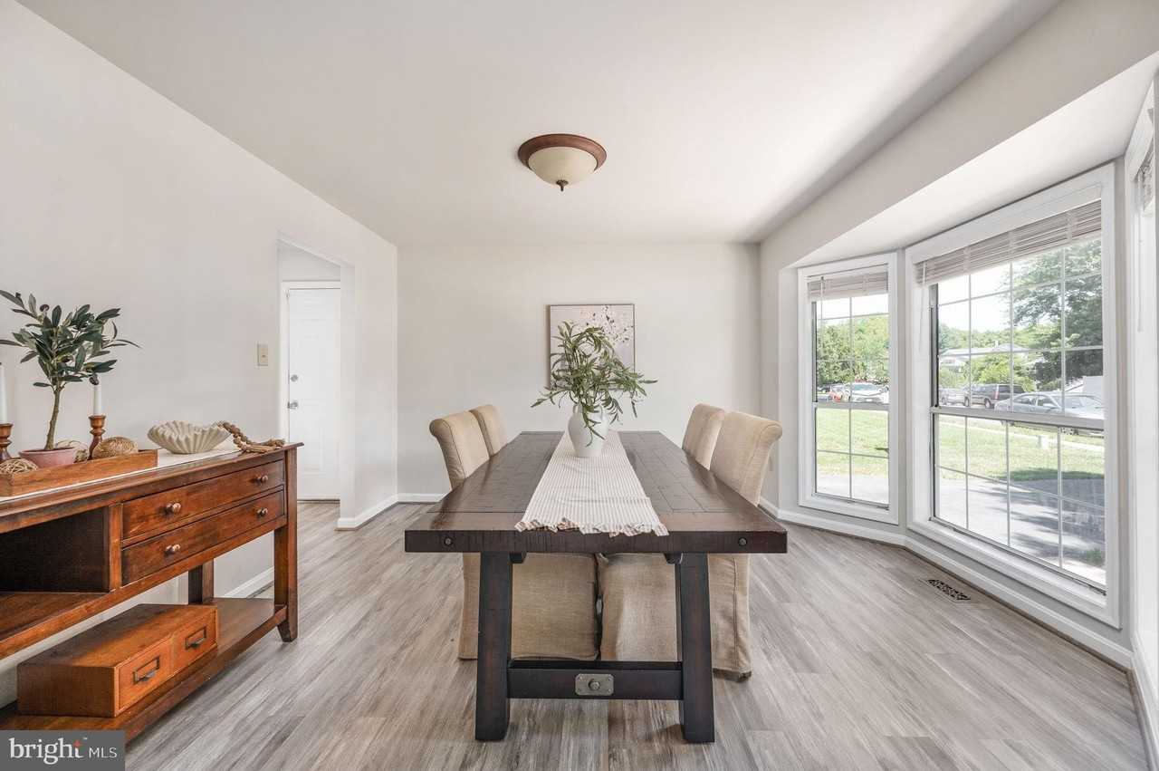 22 Tanterra Dr - Photo 4 of 43