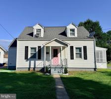 featured image of 225 E 2nd Ave