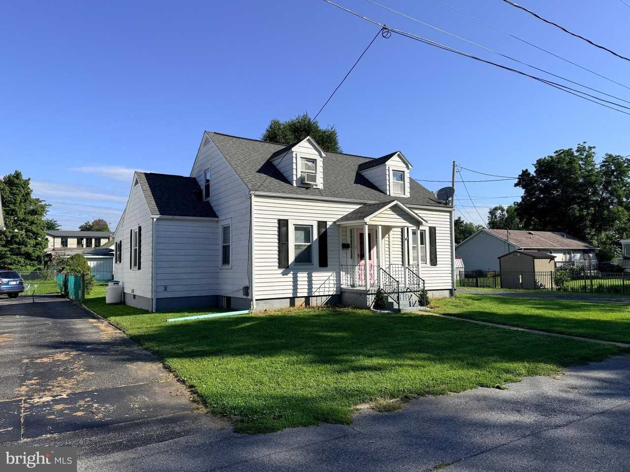 225 E 2nd Ave - Photo 2 of 35