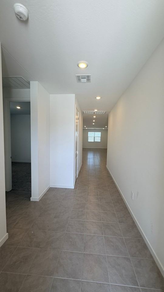 37406 W San Clemente St - Photo 3 of 24
