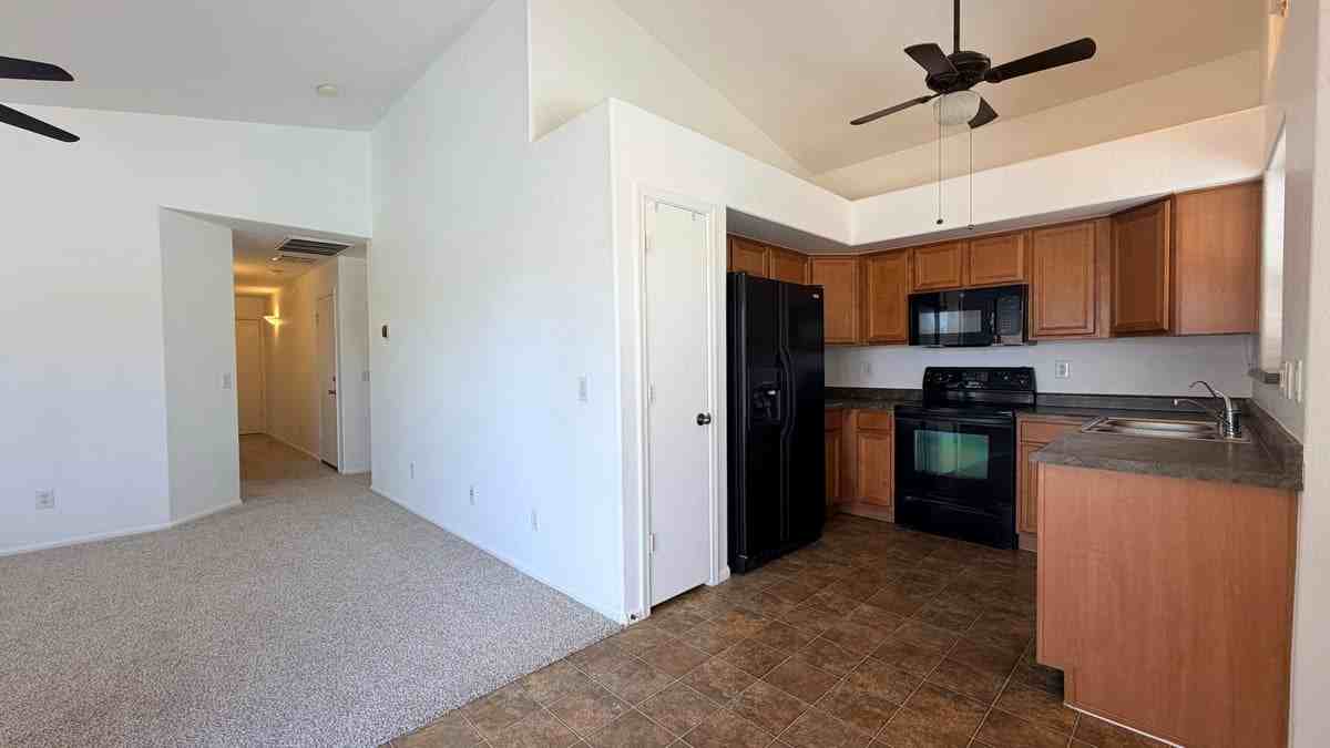 43036 W Anne Ln - Photo 2 of 20