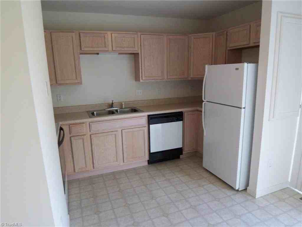 203 Nelson St Apt A - Photo 4 of 12