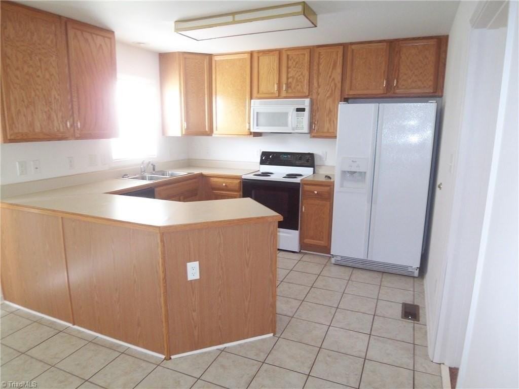 107 Nelson St - Photo 4 of 12