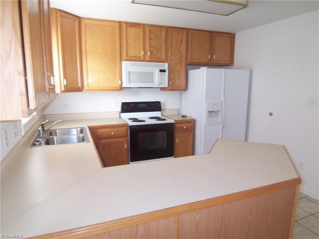 107 Nelson St - Photo 5 of 12