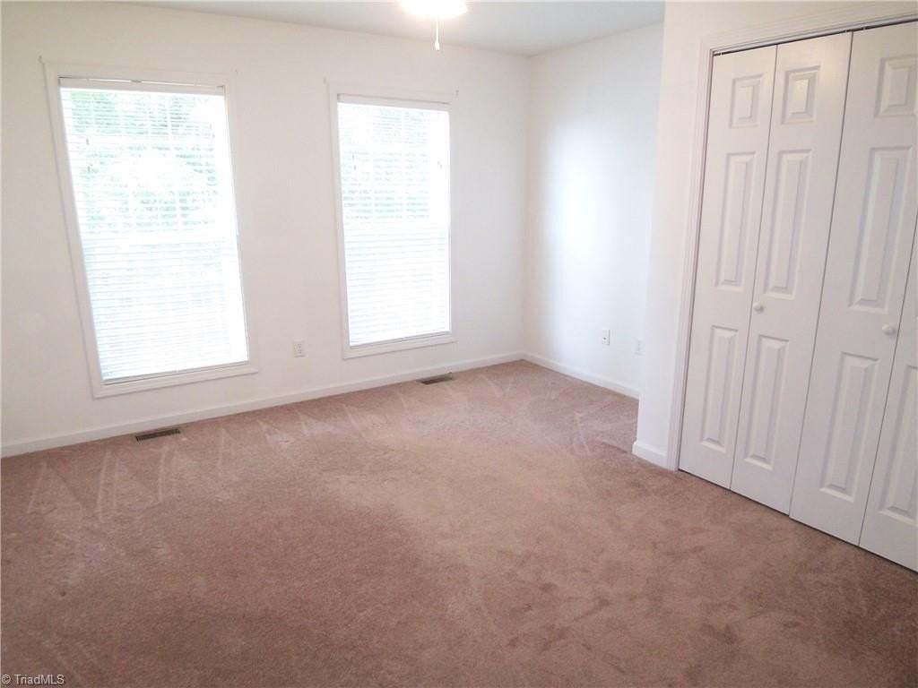 107 Nelson St - Photo 6 of 12
