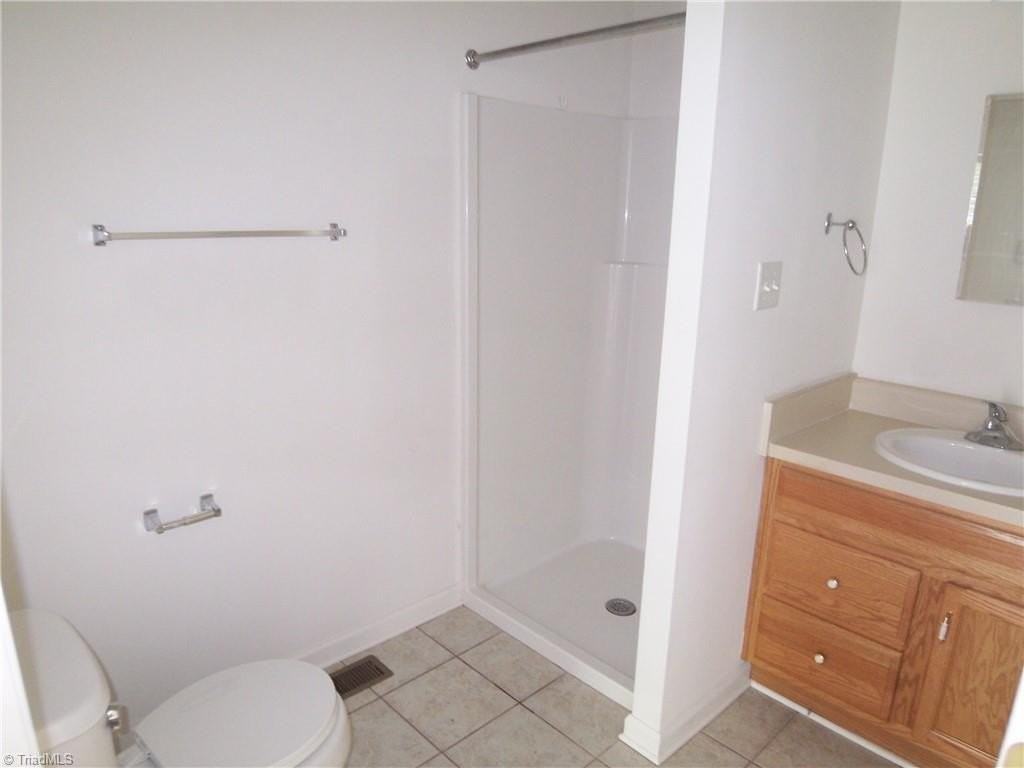 107 Nelson St - Photo 7 of 12