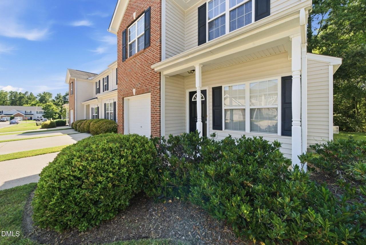 3527 Londonville Ln - Photo 3 of 45