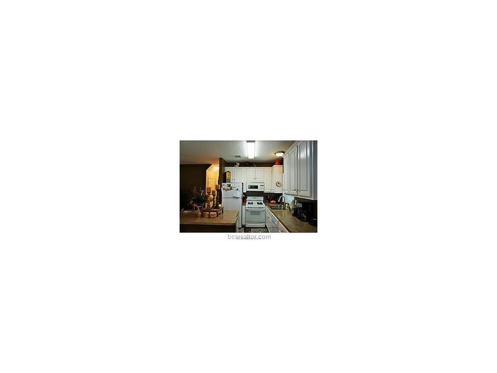 613 Columbus St - Photo 2 of 14