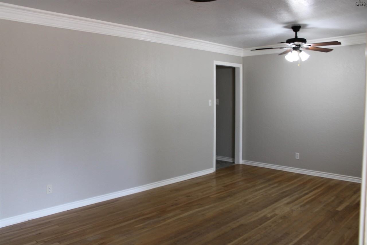 4305 Randel Dr - Photo 3 of 29