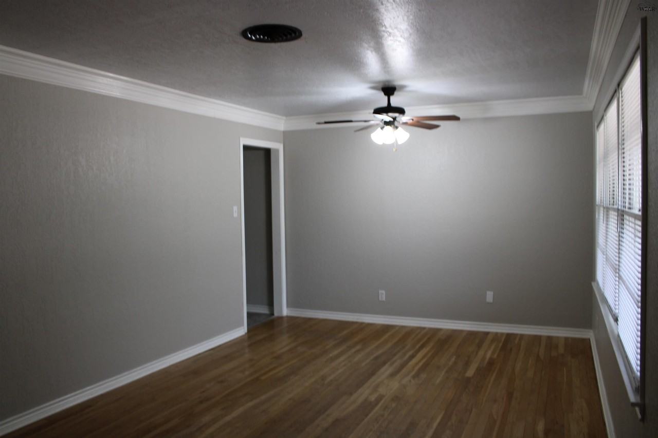 4305 Randel Dr - Photo 4 of 29