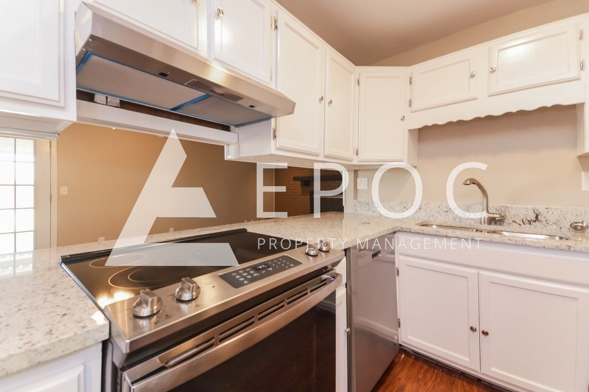 4628 Langford Ln - Photo 4 of 16