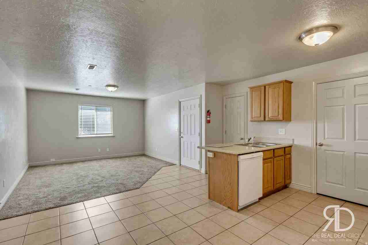 580 S Center St #7 - Photo 3 of 15