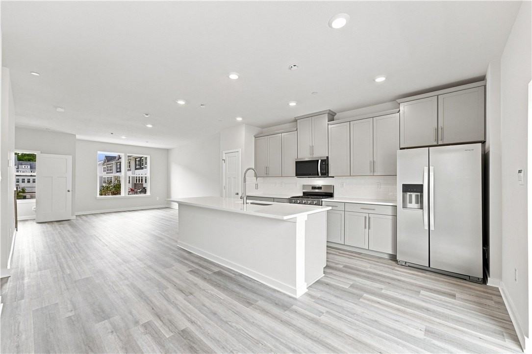 522 Cooper St - Photo 7 of 49