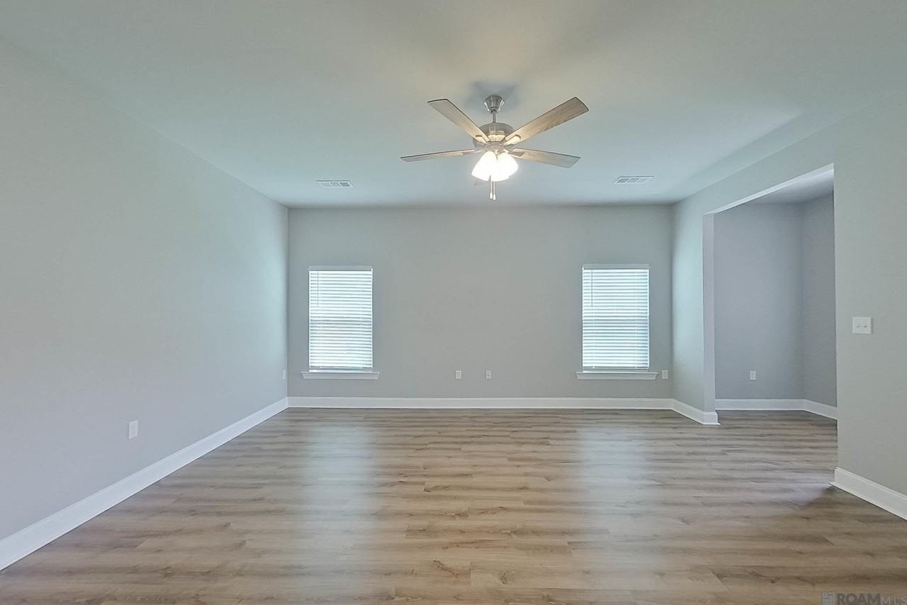 22850 Monterey Ave - Photo 4 of 25