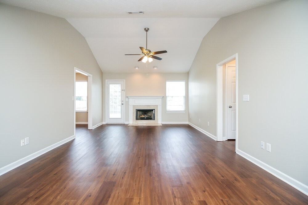 1886 Portview Dr - Photo 3 of 16
