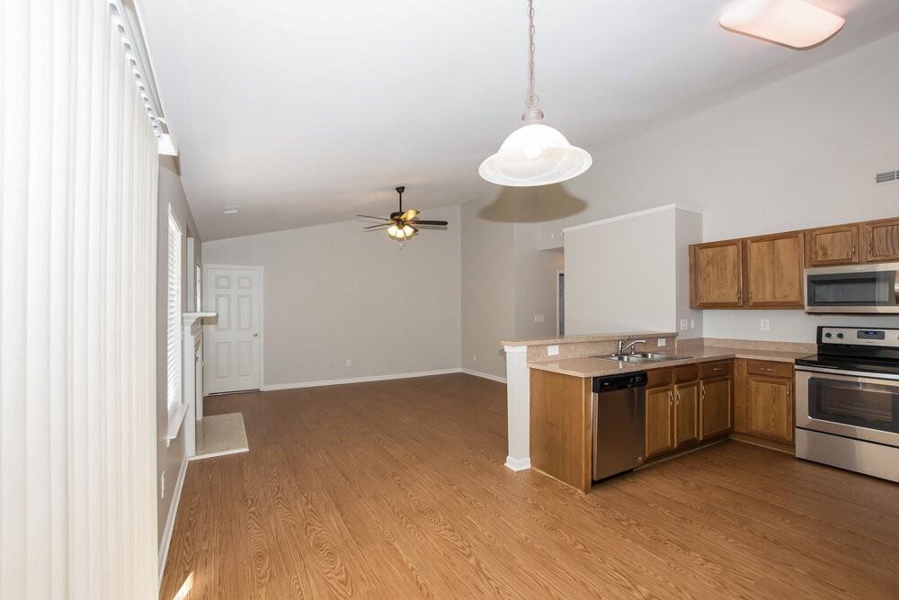 3012 Deep Cove Dr Nw - Photo 5 of 18
