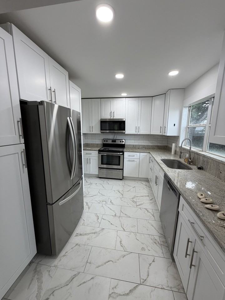 3527 Dartmouth Ave N - Photo 3 of 16