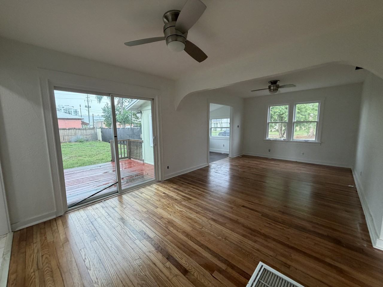 3527 Dartmouth Ave N - Photo 5 of 16