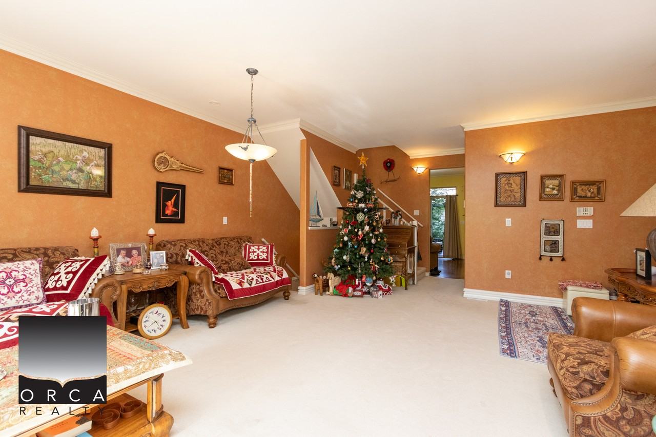 6351 Douglas St - Photo 6 of 26