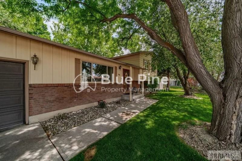 648 Buckboard Ln - Photo 2 of 39