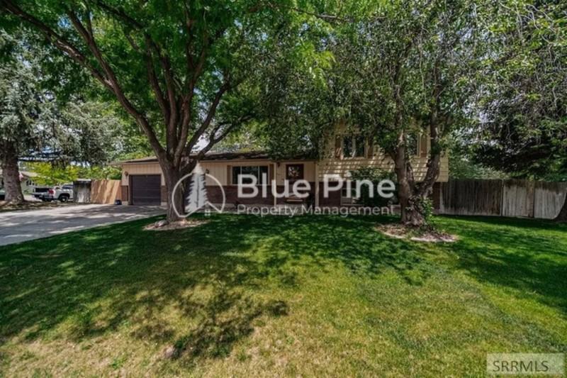 648 Buckboard Ln - Photo 4 of 39